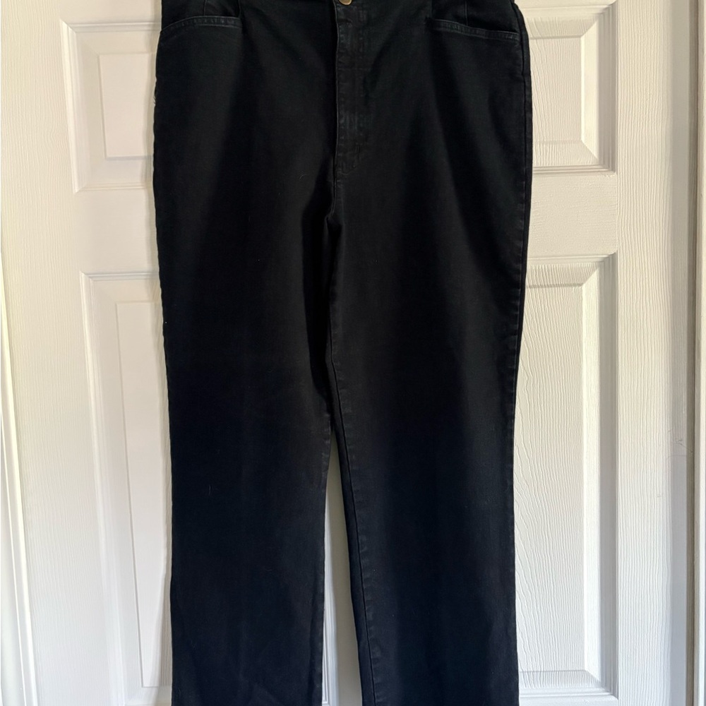 Norm Thompson Women's Black Straight Leg Jeans